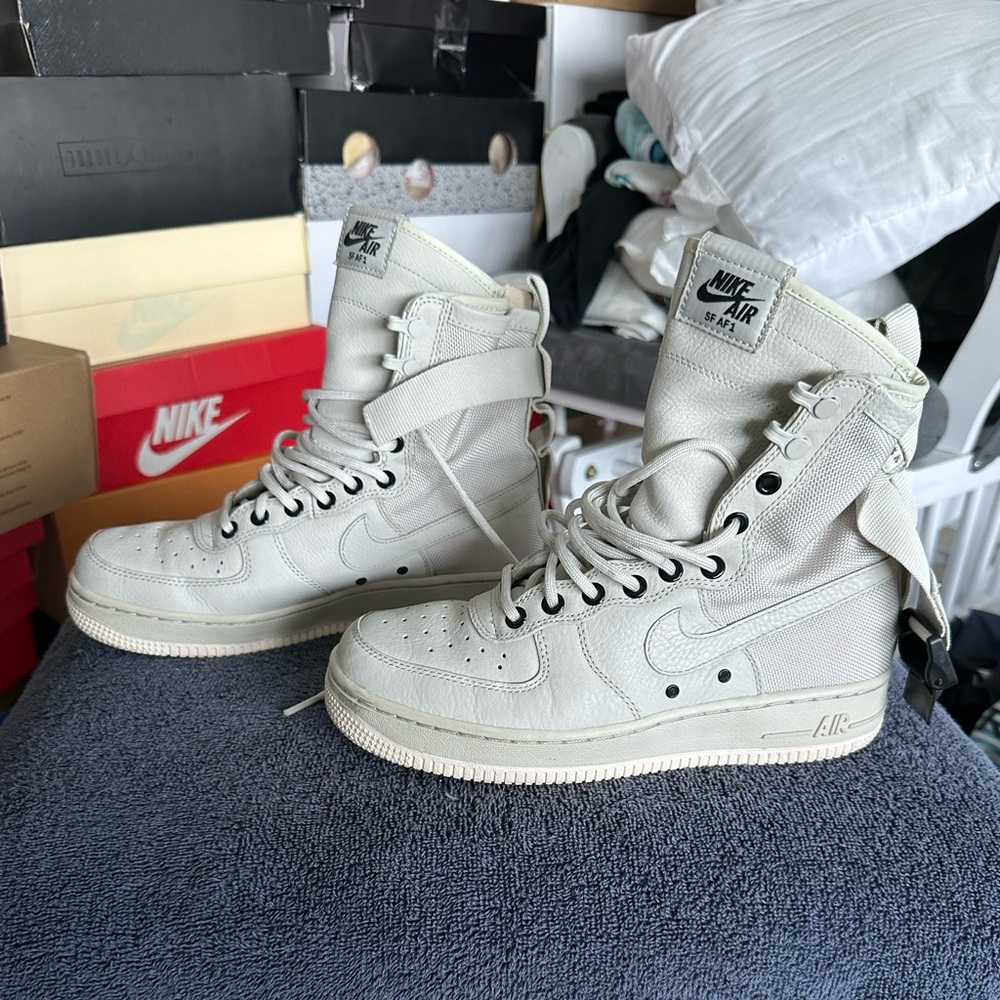 Nike Air Force 1 SF High Light Bone Women’s Size 8